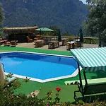 אתר קמפינג Shiva Camp פאראליה