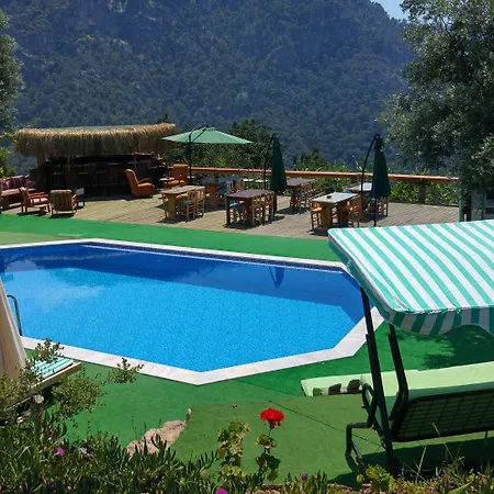 אתר קמפינג Shiva Camp פאראליה